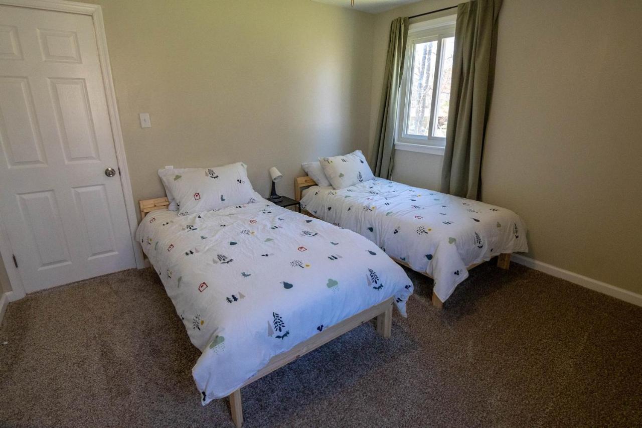 Pocono Retreat - Relaxing 3bdm Retreat W/ High Speed Wi-fi, Work Space And Firepit *