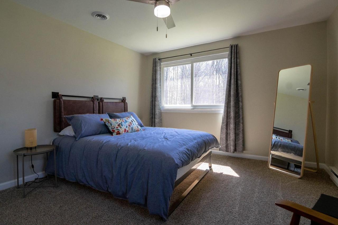 Hébergement de vacances Pocono Retreat - Relaxing 3bdm Retreat W/ High Speed Wi-fi, Work Space And Firepit *