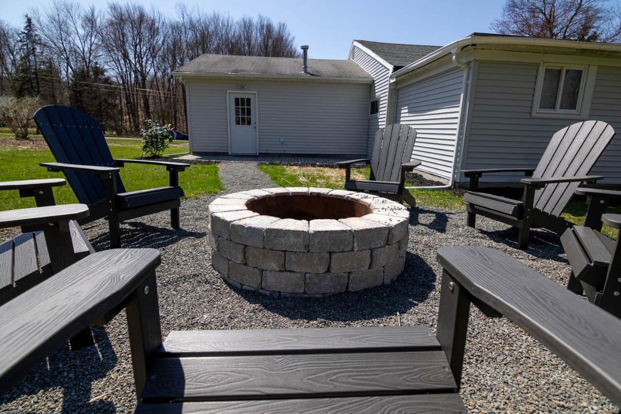 Pocono Retreat - Relaxing 3bdm Retreat W/ High Speed Wi-fi, Work Space And Firepit Pocono Lake
