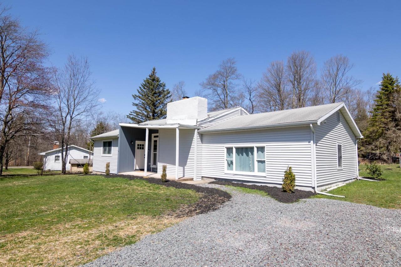 Pocono Retreat - Relaxing 3bdm Retreat W/ High Speed Wi-fi, Work Space And Firepit Pocono Lake